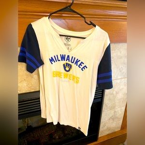 Women’s Milwaukee Brewers tshirt size medium. Brand 47